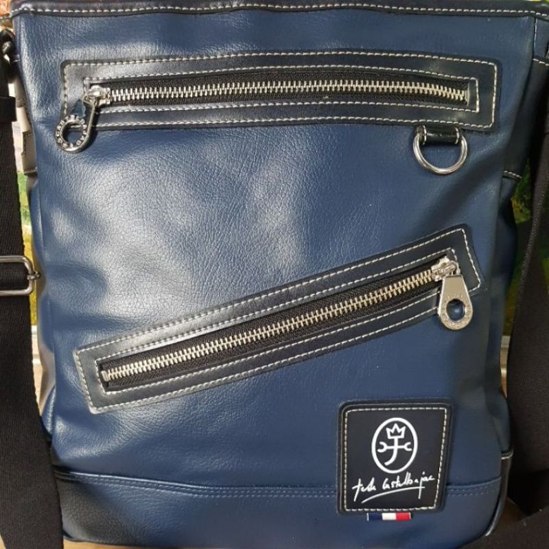 TÚI SI CHÉO NAM - MỚI 90%