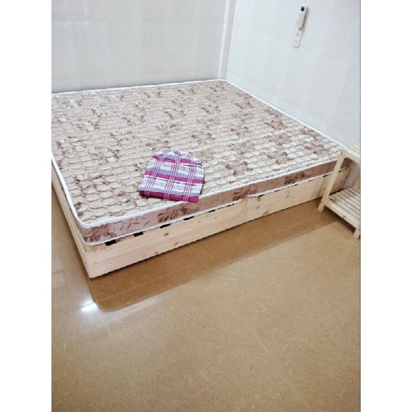 Giường pallet 4 mảnh chân cao 20cm bính kính 4 góc