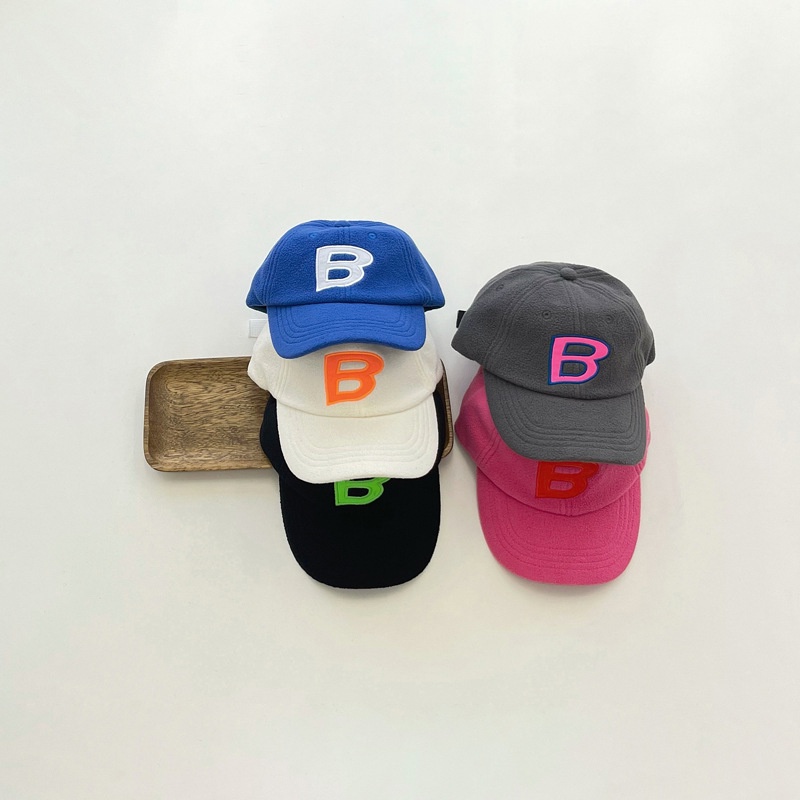 Mũ Lưỡi Trai Phối Lông Thêu Chữ B Màu Tương Phản Chống Gió Thời Trang Mùa Thu Cho Bé