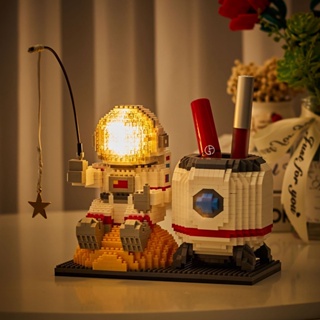 Có Đèn LED - 1588 Mảnh Bộ đồ chơi lắp ghép Phi Hành Gia Hộp Đựng Bút Phi
