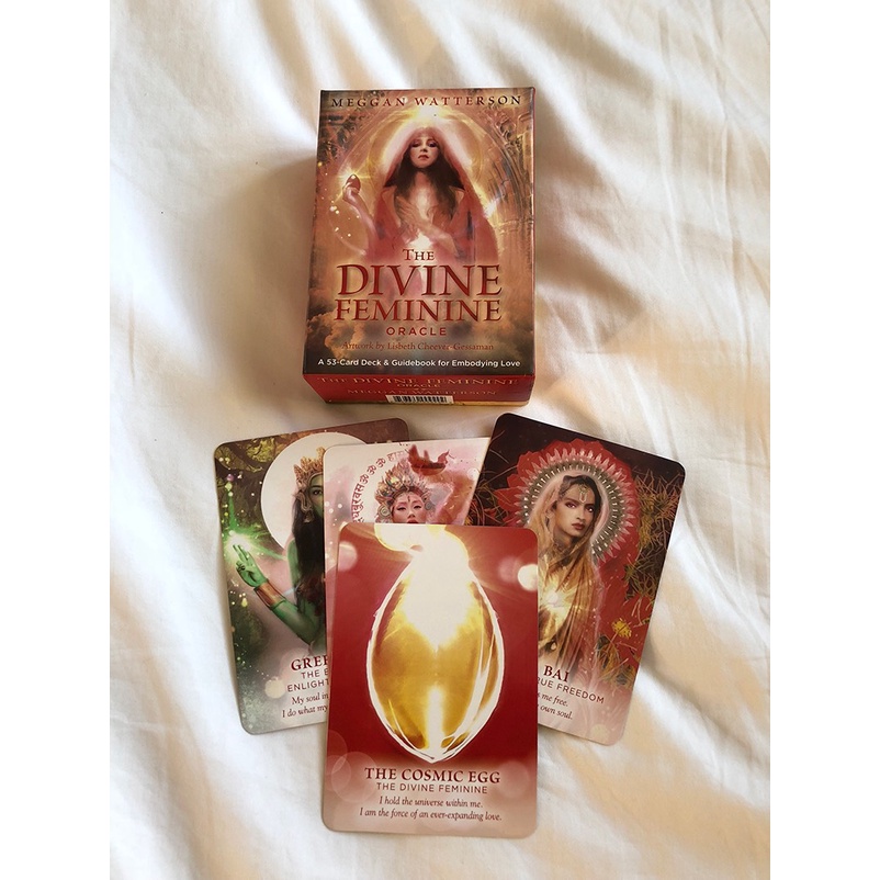 Bộ bài The Divine Feminine Oracle: A 53-Card Deck & Guide for Embodying Love Cards – May 22, 20
