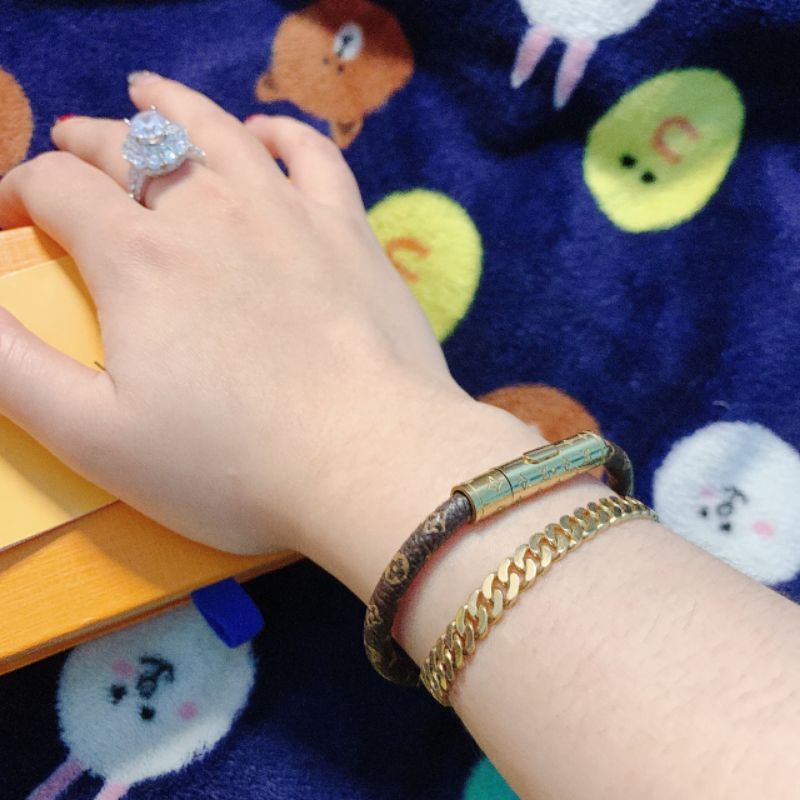 Vòng Tay Louis Vuitton CONFIDENTIAL