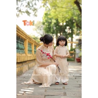 Áo dài mẹ và bé
