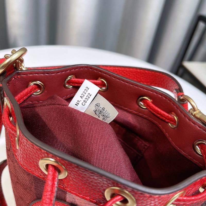 Túi xách tay C0ach bucket màu đỏ đô