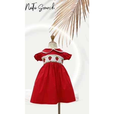 Đầm Smock Thêu Dâu Tây Trẻ em