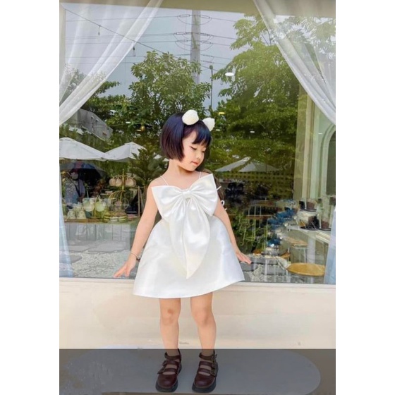 Váy 2 dây thiết kế nơ to điệu đà tiểu thư bé gái