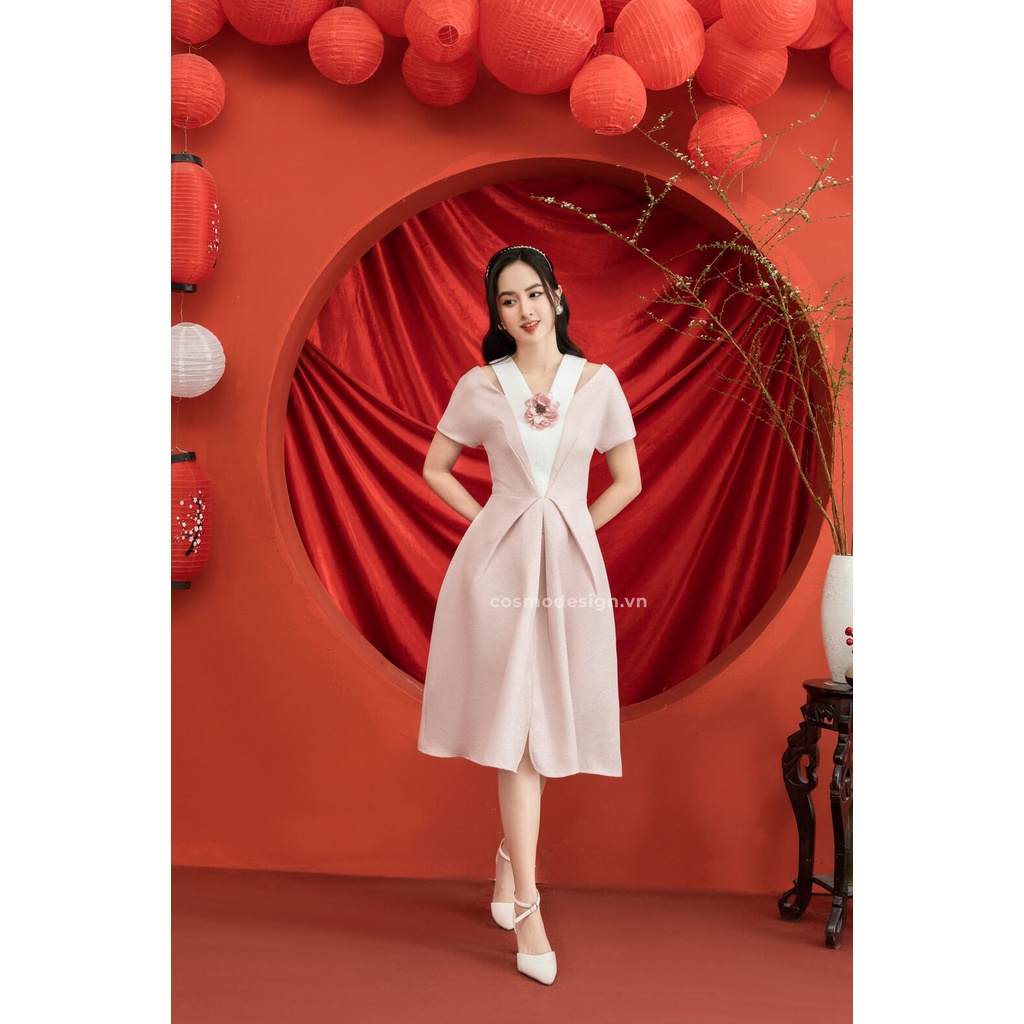 Mimosa - Hoa trinh nữ - Váy xoè hồng tweet phối trắng xếp ly ở eo, hở vai