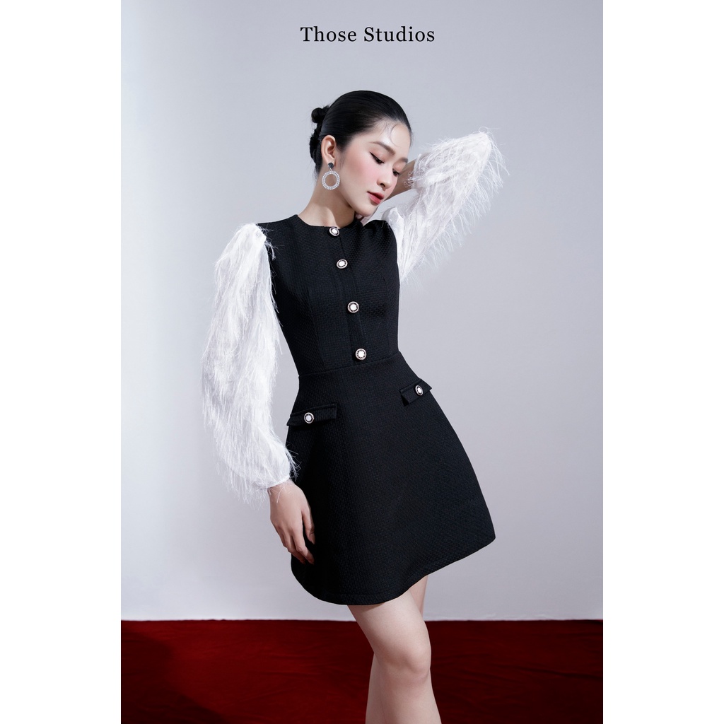 Those Studios Đầm dự tiệc , đầm đen tay dài Angela Dress form chữ a với chất cotton gân kết hợp voan lông vũ