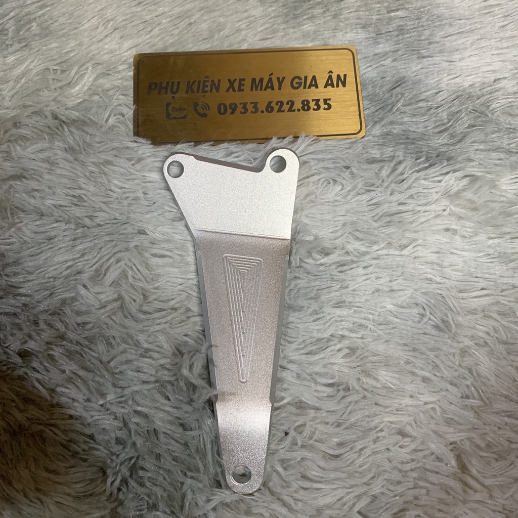 Gác Chân Malay Winner V1 Winner X Sonic Pát Treo Pô Nhôm CNC 8Li kèm ốc Thái