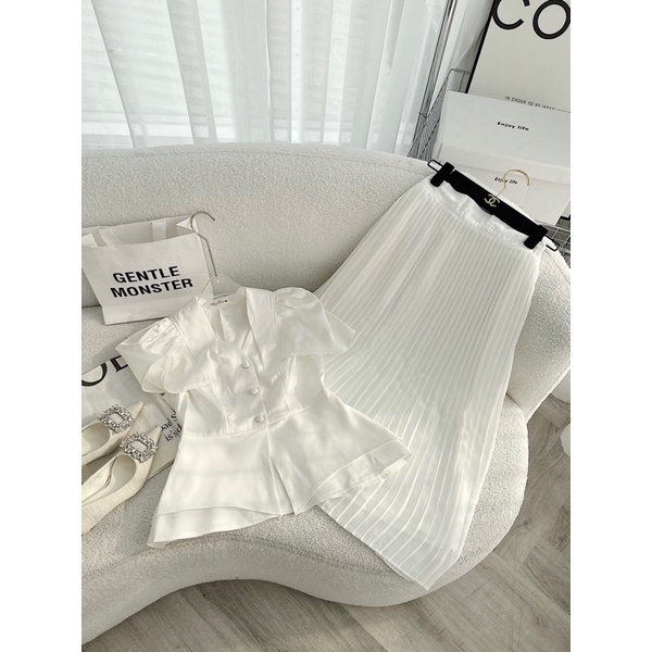 Set áo trắng + chân váy xếp ly dài