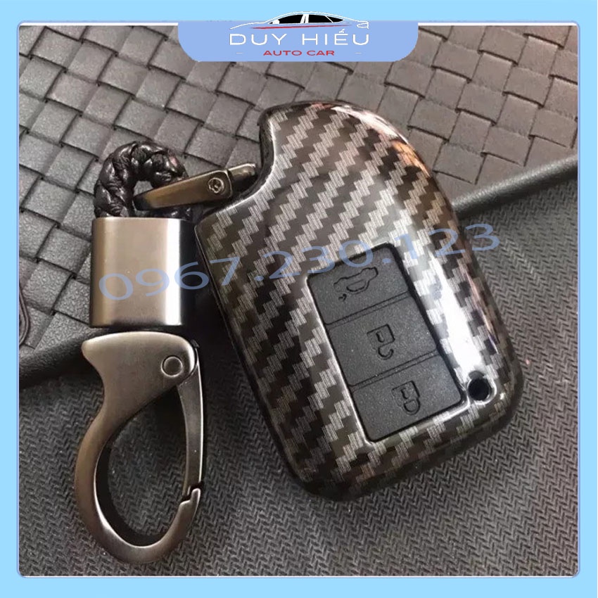 Ốp nhựa carbon lót silicon bảo vệ chìa khóa xe Toyota Vios, Yaris 2019-2020 kèm móc đeo INOX