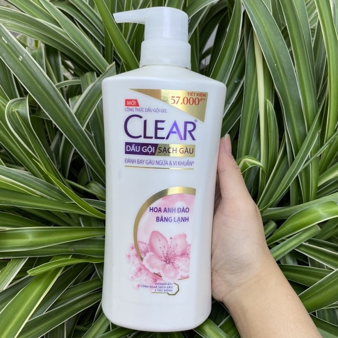 Dầu gội sạch gàu Clear hương hoa anh đào 630g
