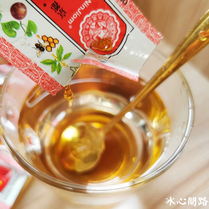 Tỳ Bà Cao Làm dịu cổ họng, giảm ho 75 gram/hộp