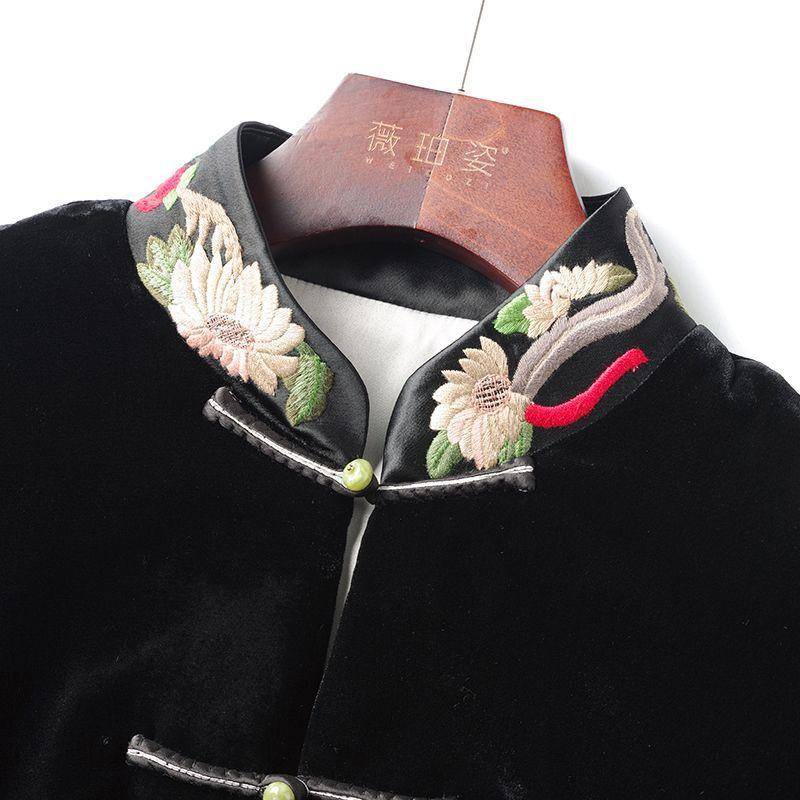 Áo Khoác satin Ngắn Cài Nút Thêu Họa Tiết Thổ Cẩm Màu Đen Kiểu vintage Trung Hoa Thời Trang Mùa Xuân