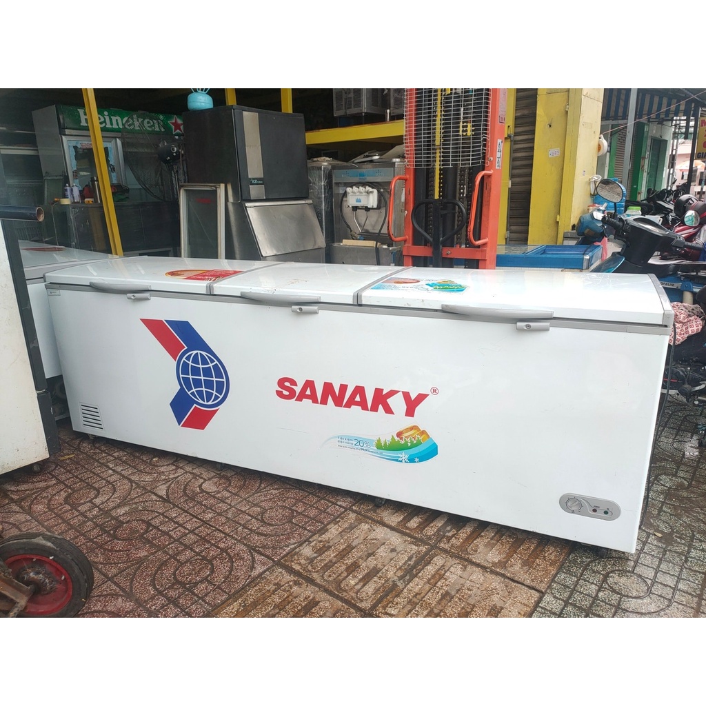 tủ đông hiệu sanaky vh1399hy dung tích 1300L mới 95%