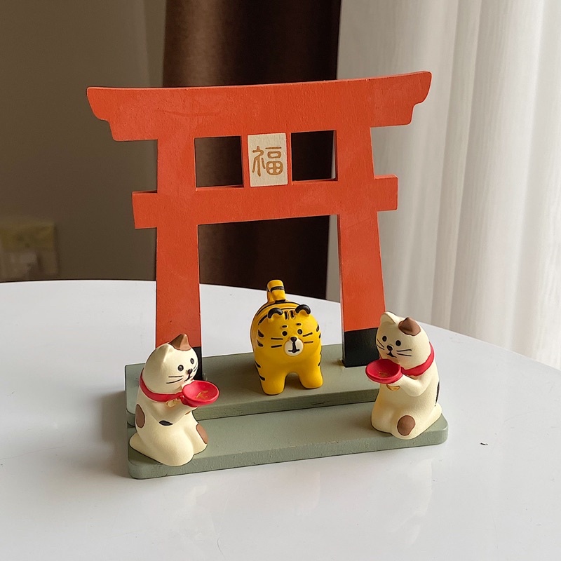 Mô hình mèo chủ đề may mắn 2023