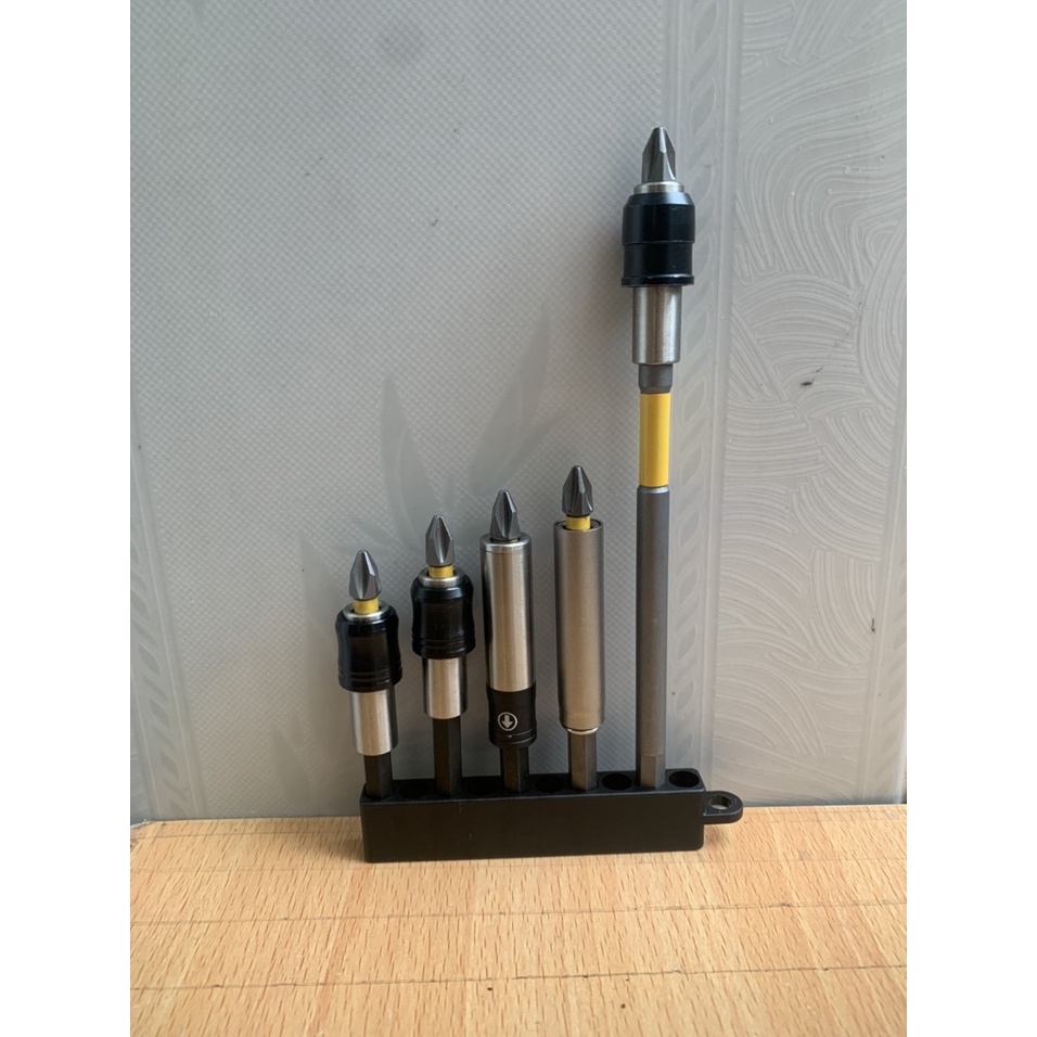 Đầu nối nhanh Dewalt các loại kèm 1 mũi vít PH2 dài 25mm ( SL : 1 cái )