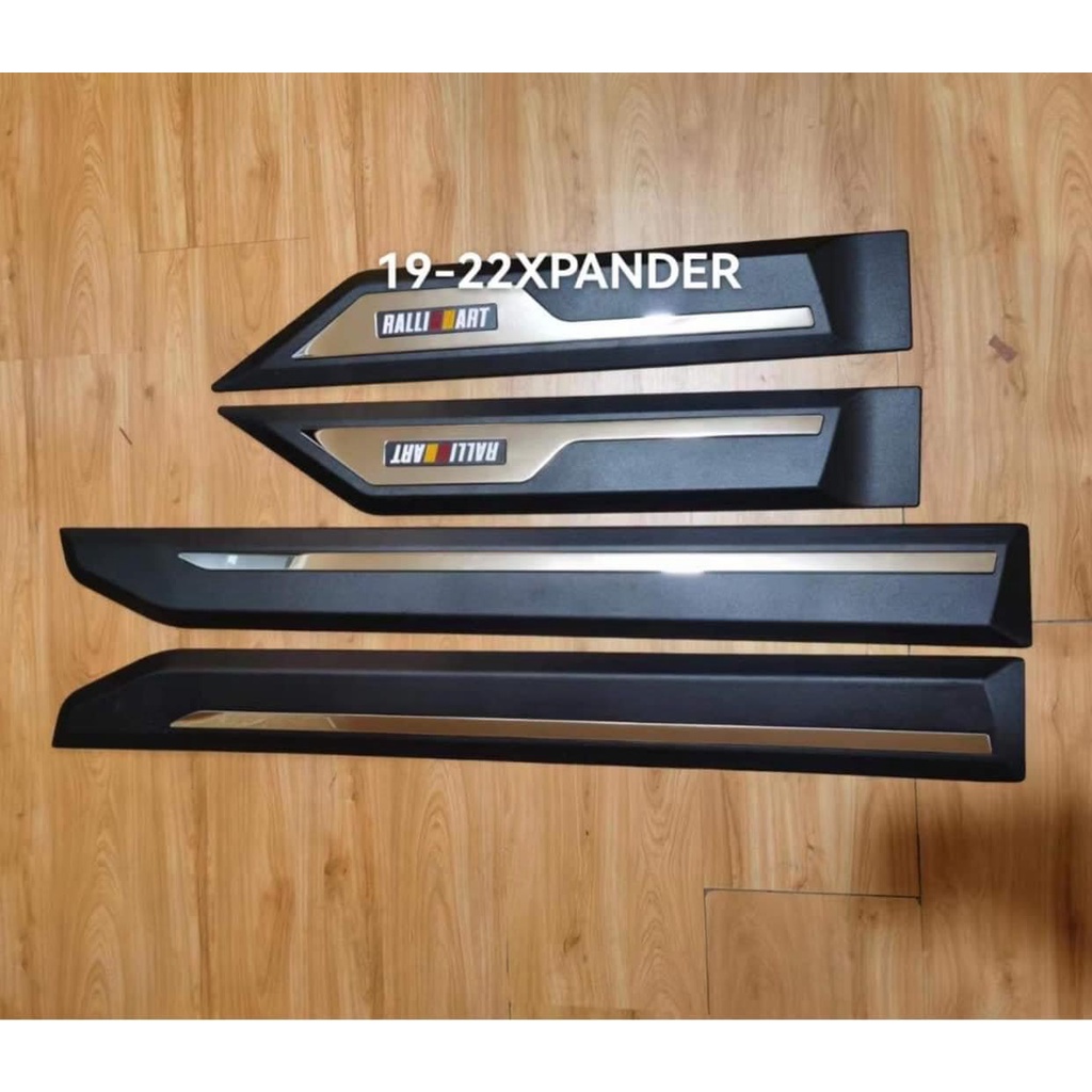 Ốp nẹp sườn, nẹp hông xe Mitsu Xpander 2018 -2023 cao cấp mẫu đen trắng