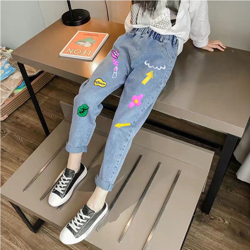 Quần bò dài mềm màu xanh hoạ tiết hoạt hình cho bé gái  N01347