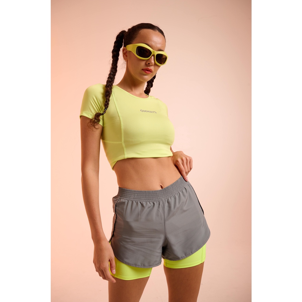 Quần short nữ 2 lớp xẻ tà chạy bộ tập gym ONWAYS
