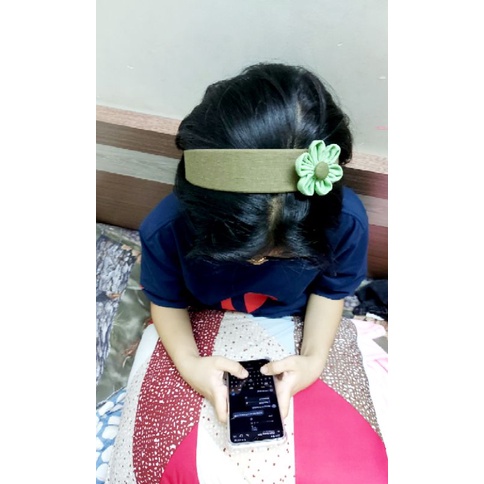 Hoa vải linen trang trí nhiều màu sắc.