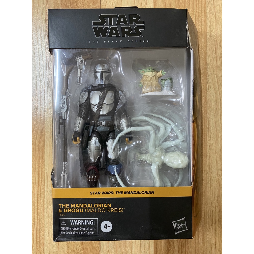 Mô hình The Mandalorian và Grogu