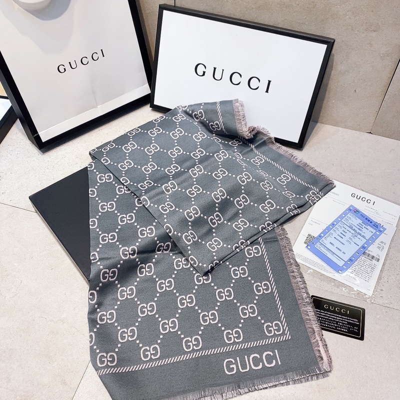 Khăn choàng gấm tằm phong cách GC sang trọng dành cho nữ