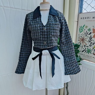 Set croptop dạ cổ vest chân váy trắng
