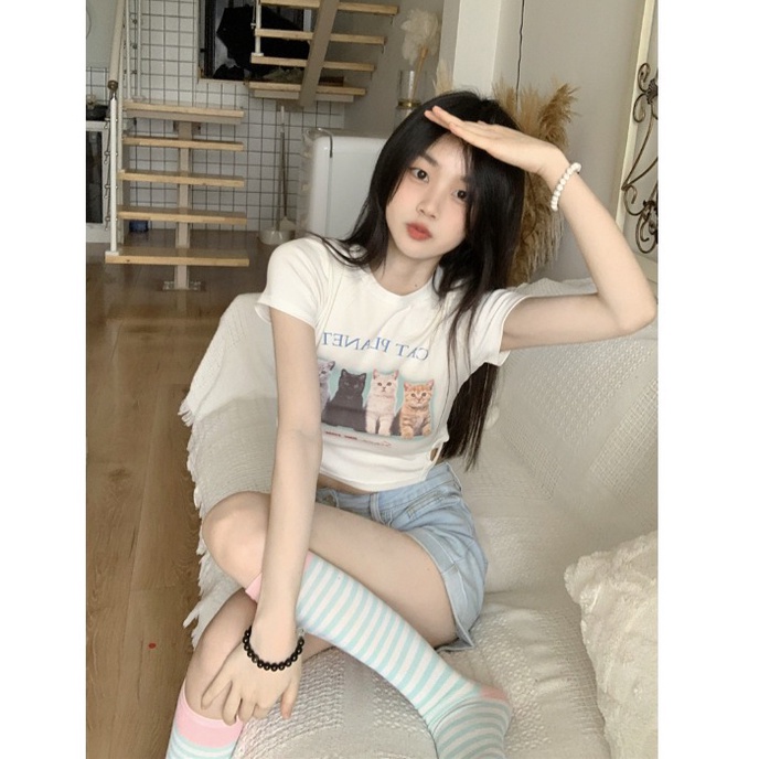 Áo Thun Crop Top Tay Ngắn Màu Trắng In Họa Tiết Thời Trang Quyến Rũ Cho Nữ