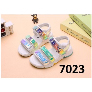 Giày Sandan bé gái quai dạ quang 7023