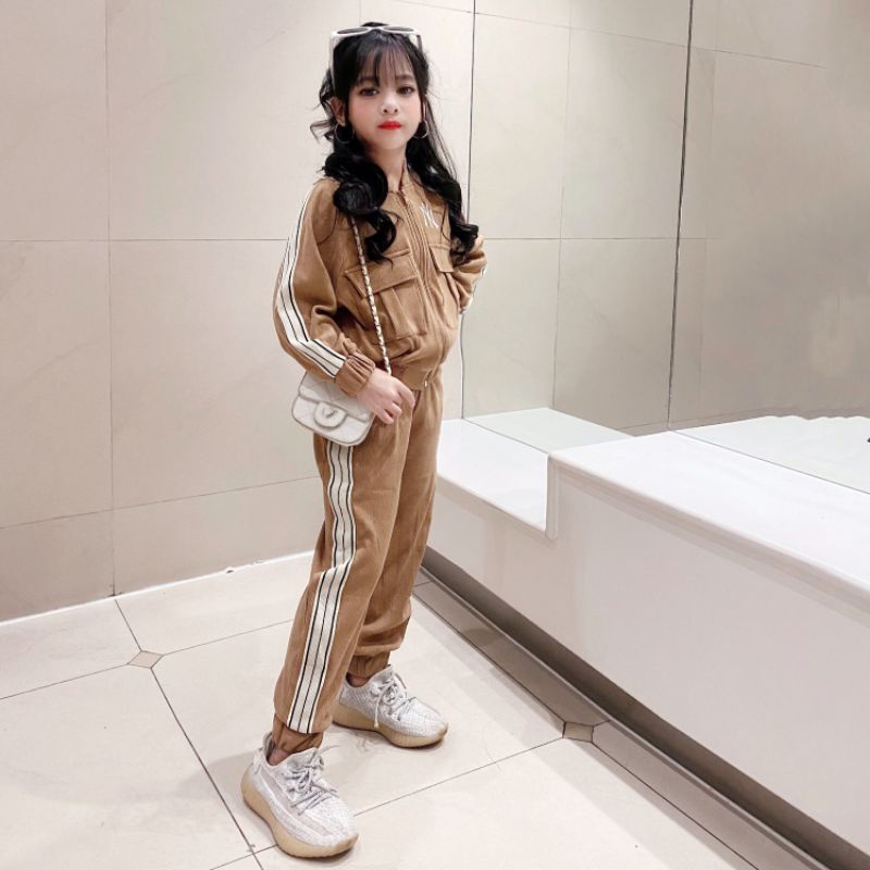 Bộ  len  tăm  nhung