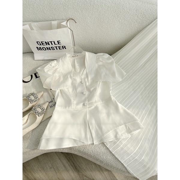 Set áo trắng + chân váy xếp ly dài