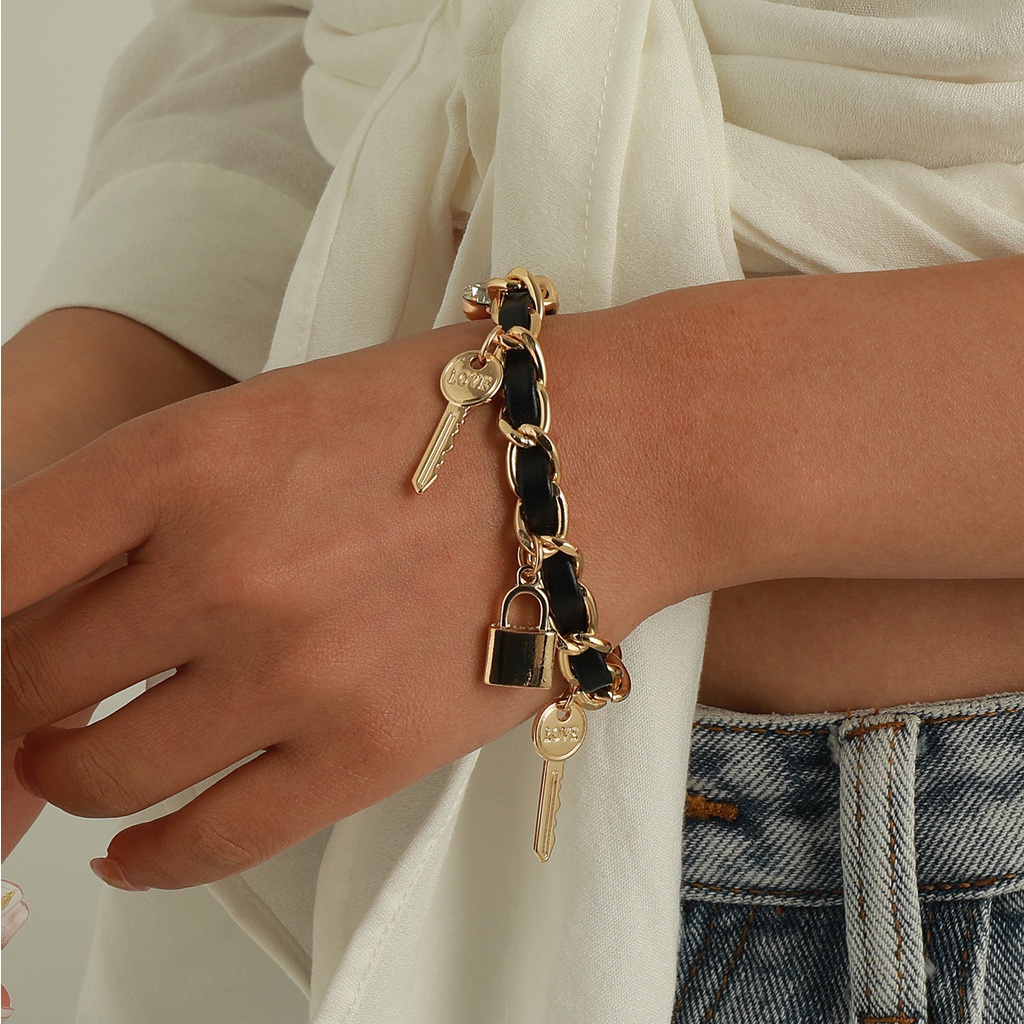 Vòng Đeo Tay Bằng Da Đính Đá Nhiều Màu Sắc Cá Tính