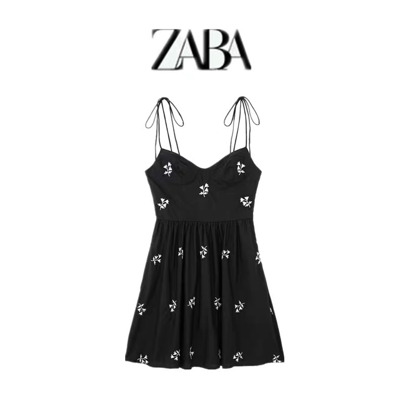 Đầm xoè hoa thêu đen hàng TQ