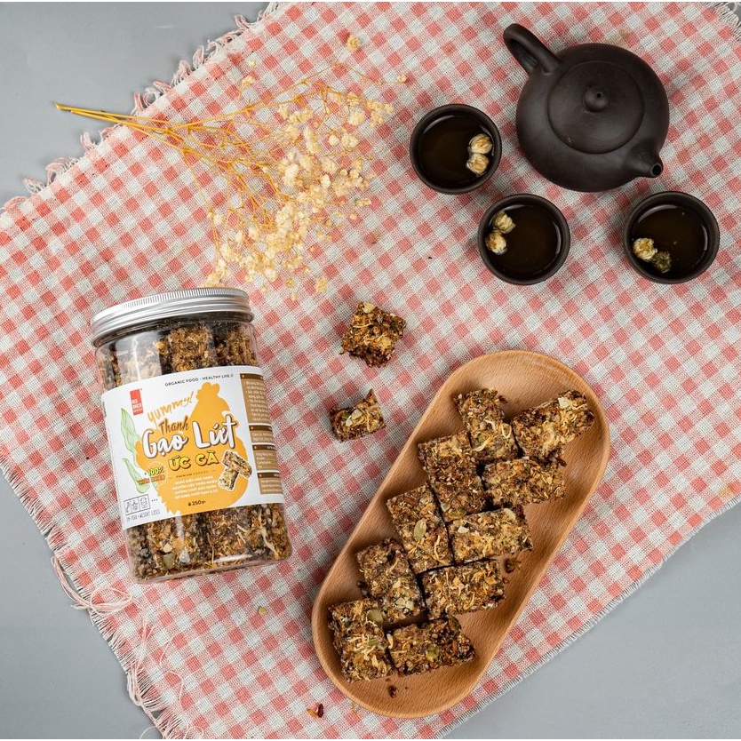 Combo 1 Hộp10 Túi Granola Tiện Lợi 5 Vị Và Thanh Gạo Lứt Ức Gà 250g Thương Hiệu Gạch Đỏ Ăn Kiêng Dinh Dưỡng
