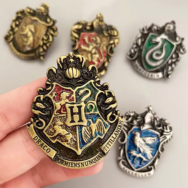 Huy Hiệu Kim Loại Từ Tính Hình harry potter gryffindor hogwarts slytherin hufflepuff Cá Tính