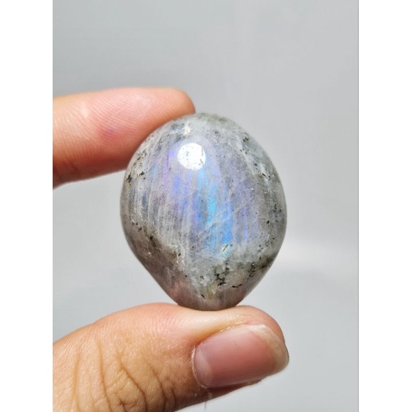 Tumbled Labradorite mài bóng tự nhiên giúp hỗ trợ giảm stress, căng thẳng, giúp ngủ ngon và tăng cường hệ xương khớp