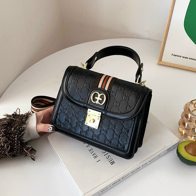 Túi xách nữ đeo chéo dây sọc 3 màu logo Hot Trend 2023