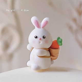Trang trí gốm mềm thỏ đeo gùi cà rốt