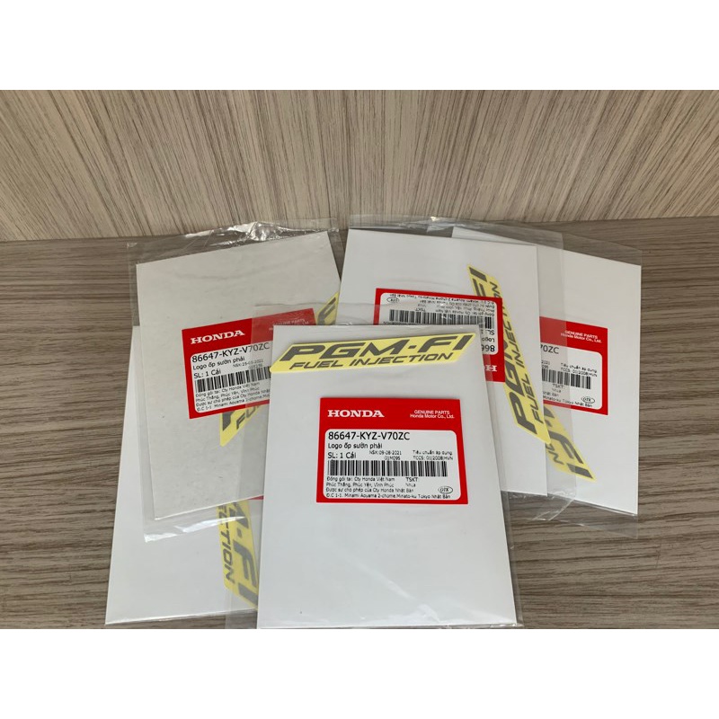 Tem chử PGM-Fi Future 125 zin