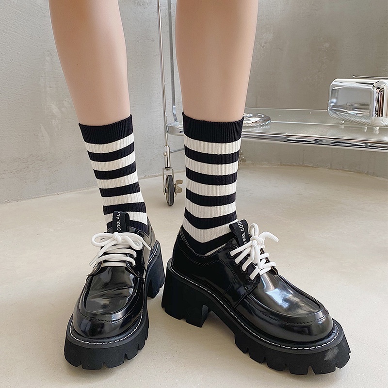 Vớ Thể Thao Mềm Mại Chống Trượt Họa Tiết Sọc Nhiều Màu Sắc Dành Cho Nữ