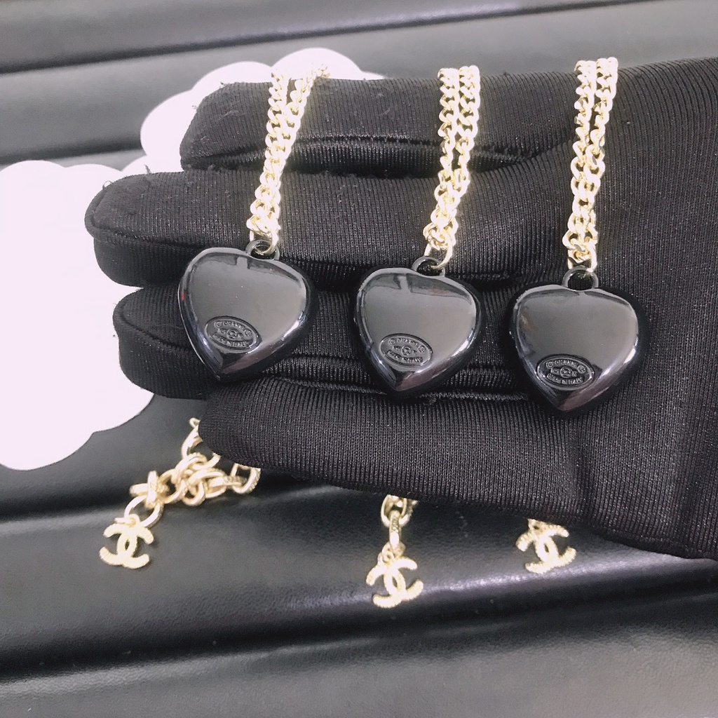 Vòng cổ Mặt Trái Tim Màu Đen Cổ Điển