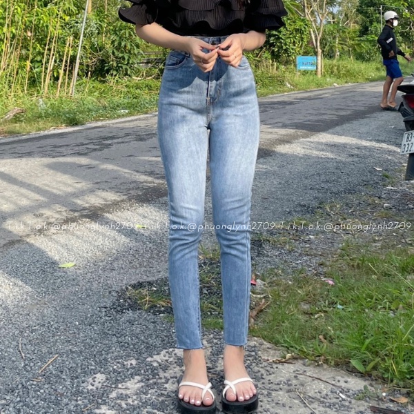 Quần jean cạp cao basic , quần skinny jean dài nữ lưng cao, quần jeans nữ xanh trơn lưng cao 2 nút logo cao cấp (PLQ125)