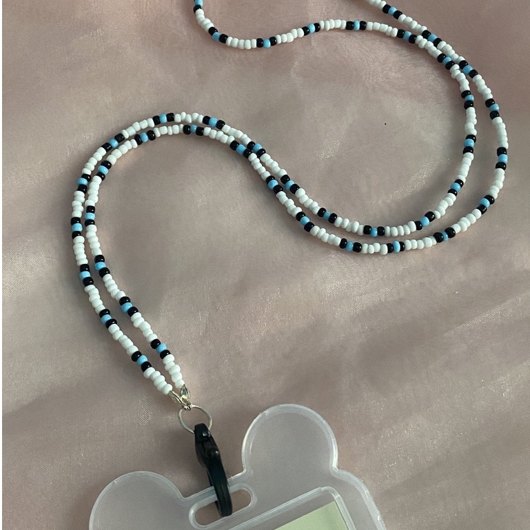 Dây đeo thẻ sinh viên bằng hạt cườm siêu tiện lợi