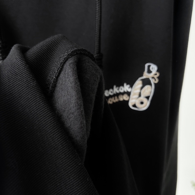 Áo Hoodie Nỉ Bông Túi Lạ Mắt Chữ Thêu HOUSE Unisex 2T.Clothes