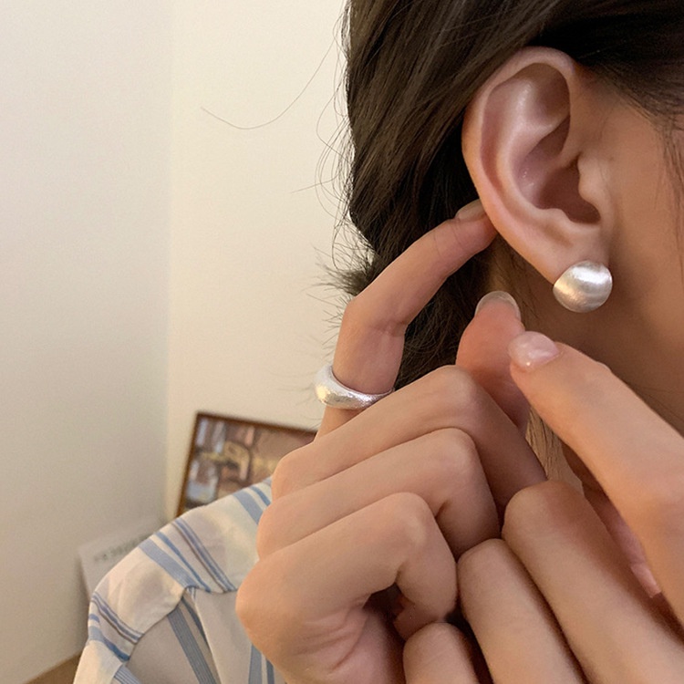Bông tai nữ màu vàng - bạc 925 thiết kế tròn nhám dáng gài hợp kim titan cao cấp phong cách Hàn Quốc Boho
