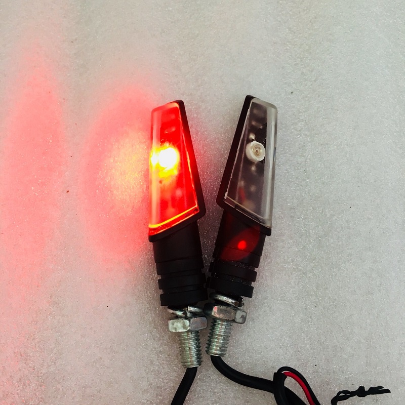 ĐÈN XI NHAN RIZOMA V1