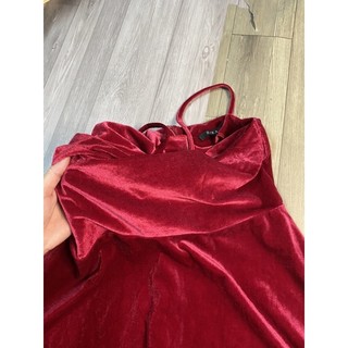 2hand đầm nhung đỏ 2 dây eo 57 đến 73cm mã 186
