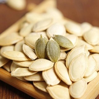 1kg hạt bí ta rang tay giòn tan bao mấy