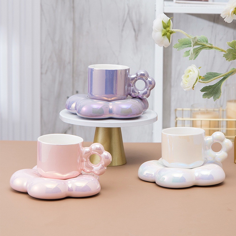 Set cốc kèm đế lót cốc hình bông hoa bằng sứ tráng men ngọc trai cao cấp dùng để uống trà, cafe, decor, chụp ảnh…